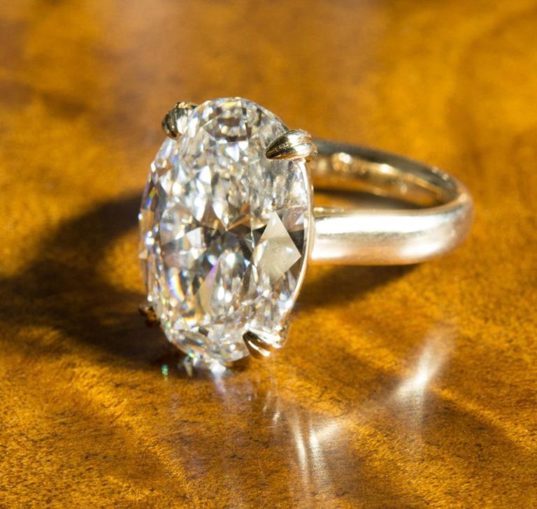 18k yellow gold diamond solitaire ring