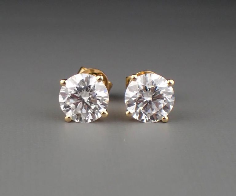 14k yellow gold diamond stud earrings