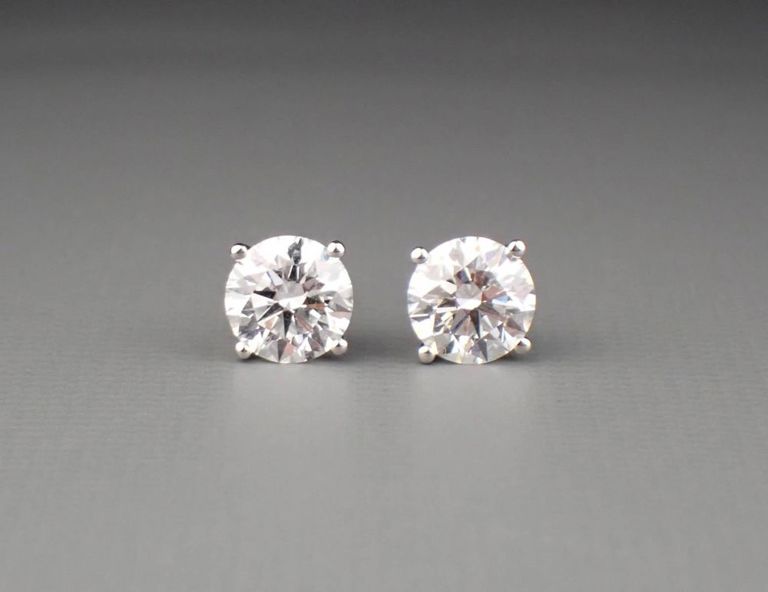 18k white gold diamond ear studs