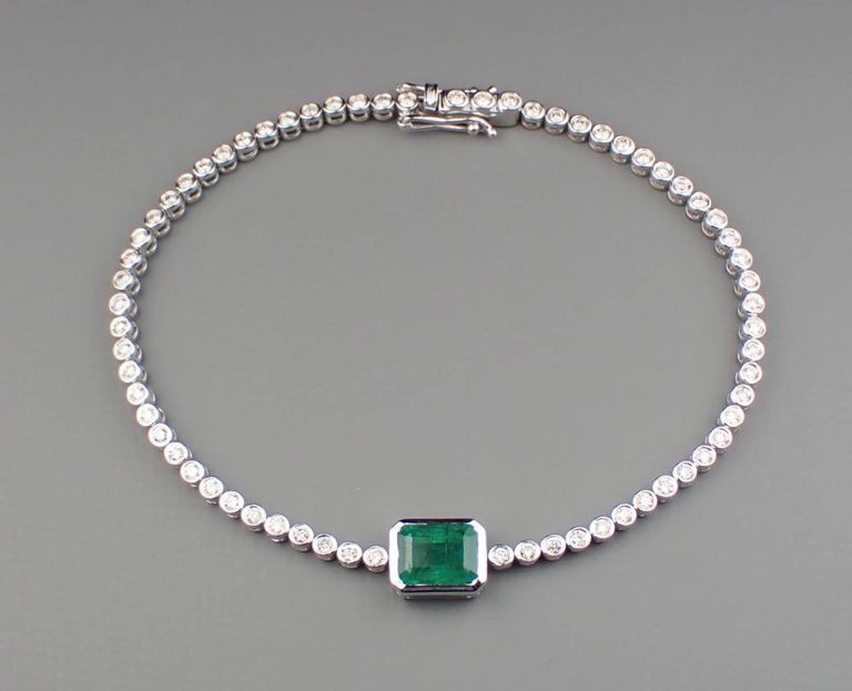 14k white gold emerald diamond bracelet