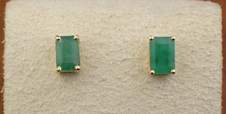 14k yellow gold emerald ear studs
