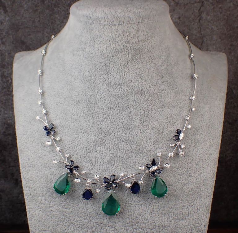 18k white gold emerald sapphire diamond necklace