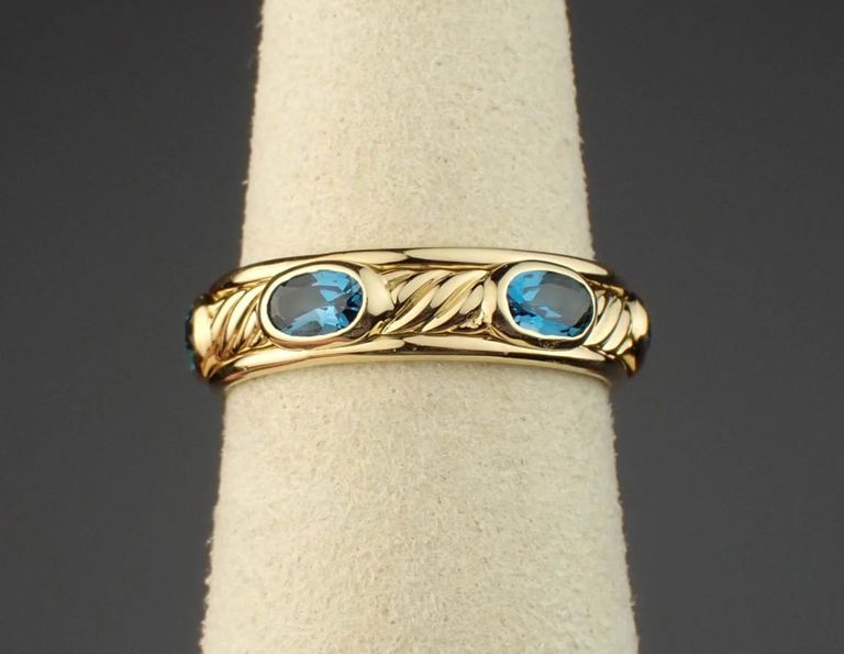 18k gold blue topaz band
