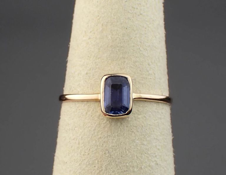 14k yellow gold sapphire ring