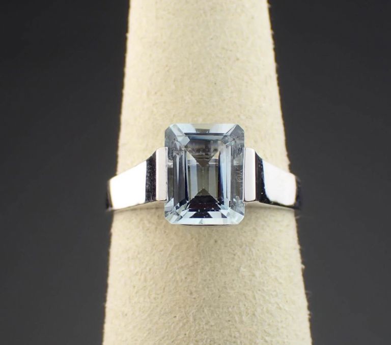 14k white gold aquamarine ring