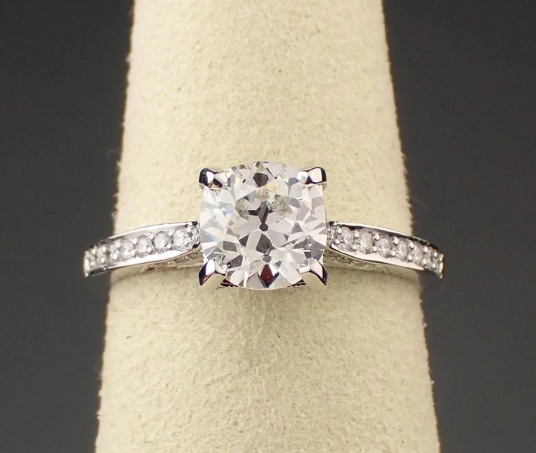 18k white gold diamond ring