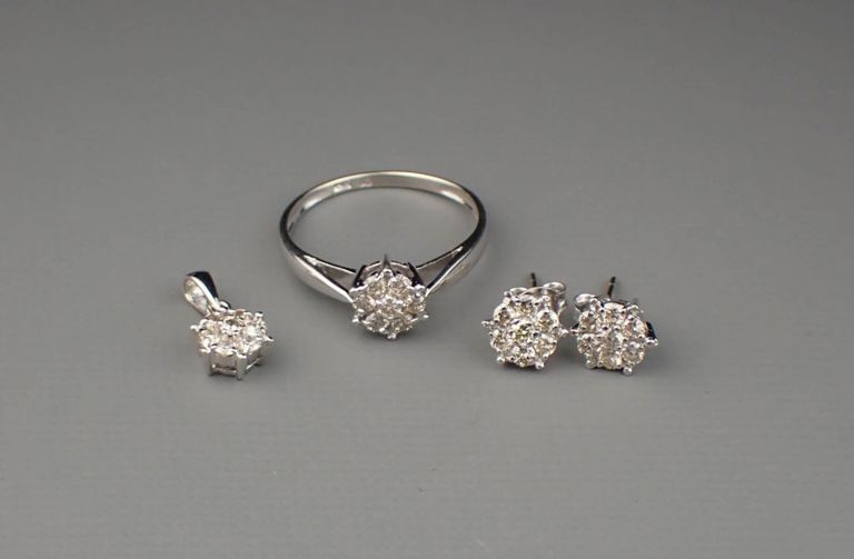 14k white gold diamond ring, pendant and ear stud set
