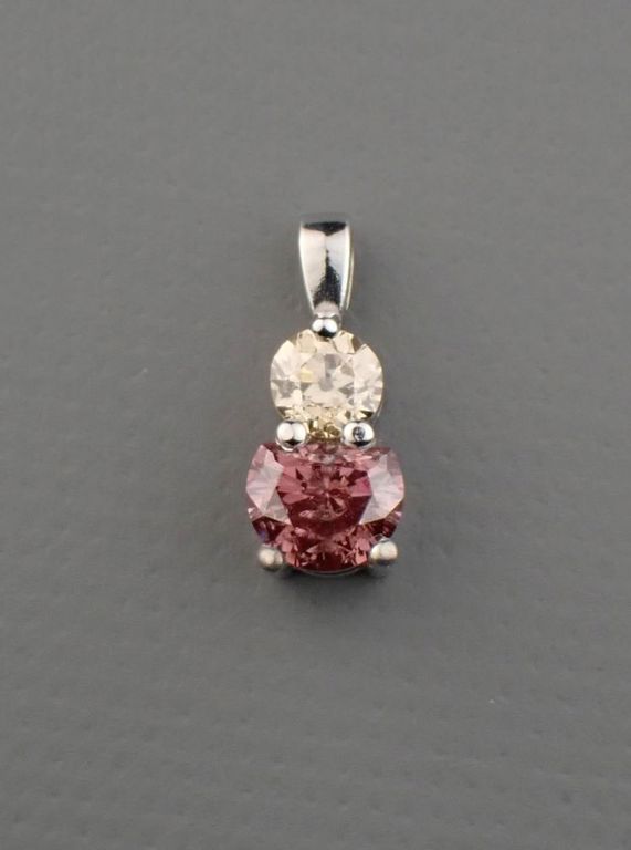14k white gold diamond pendant