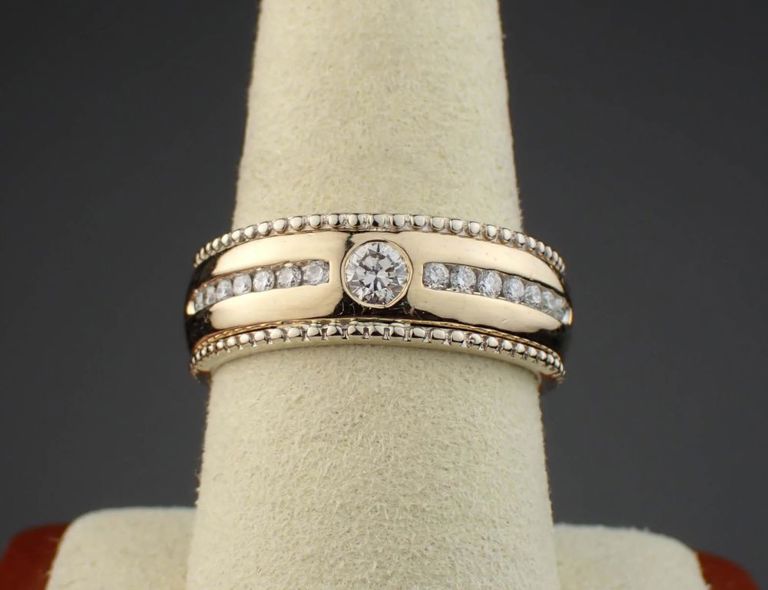 14k white gold and yellow gold diamond ring