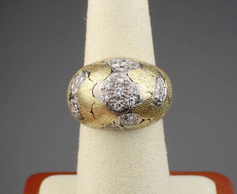 18k white and yellow gold ring with diamonds