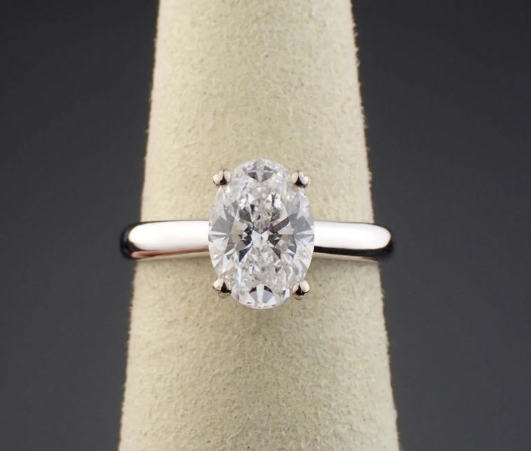 18k white gold diamond solitaire ring