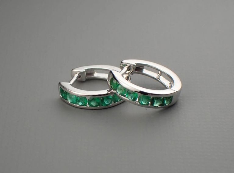 14k white gold emerald earrings