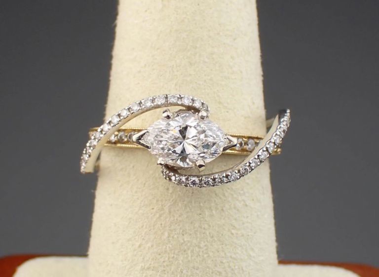 14k white gold and yellow gold diamond ring