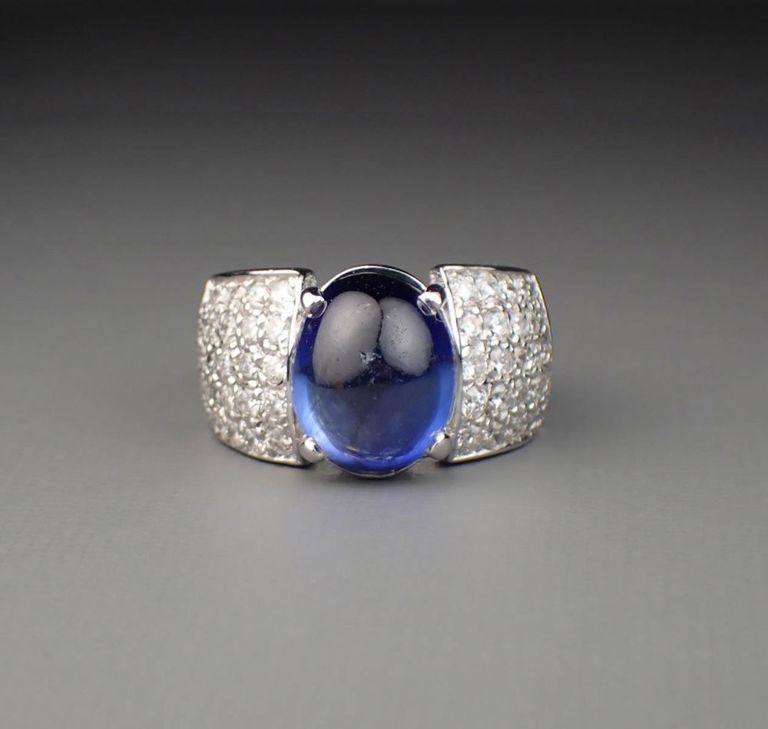 18k white gold sapphire diamond ring