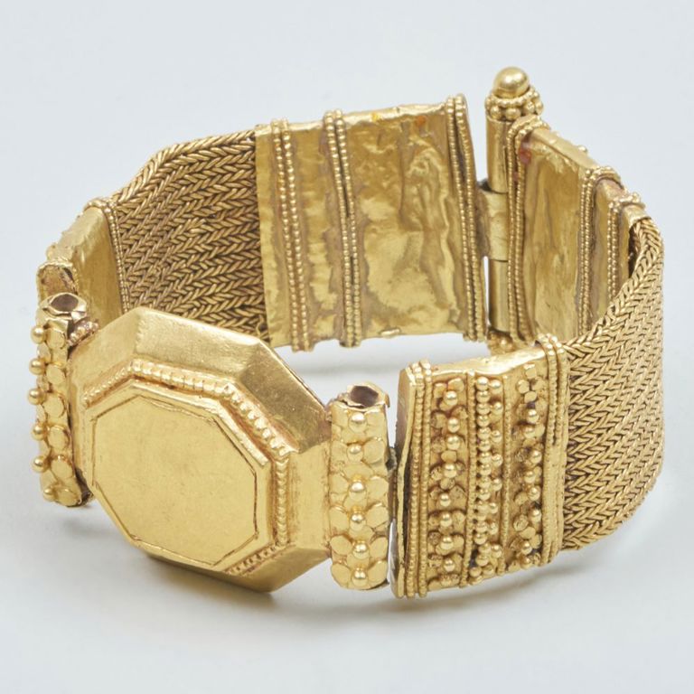 Rare North Indian gold armband