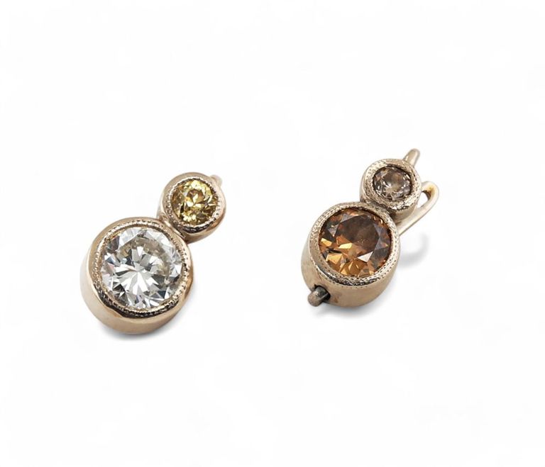 14k white gold diamond drop earrings