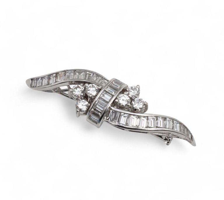 14k white gold diamond brooch