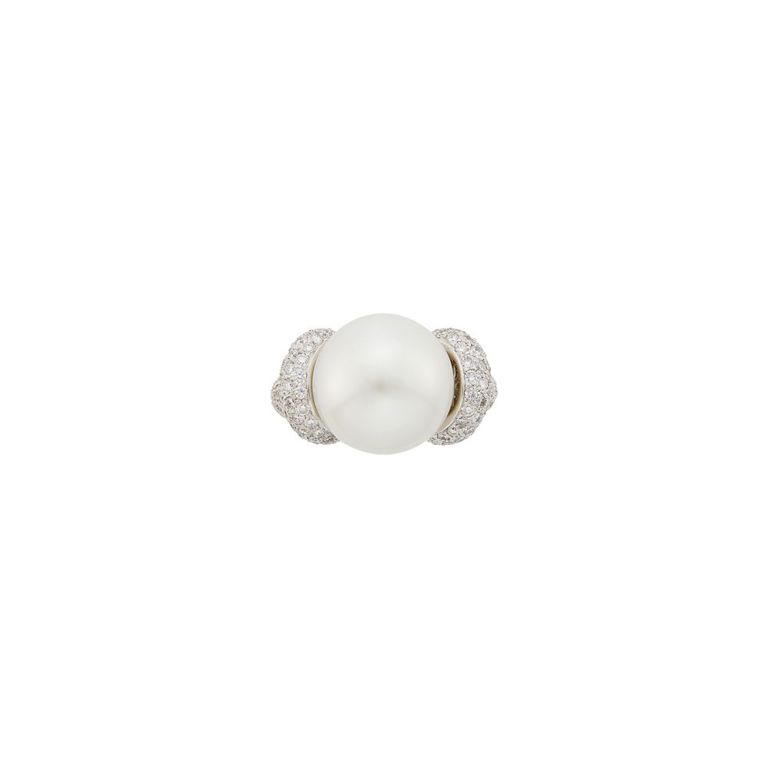 Platinum pearl ring