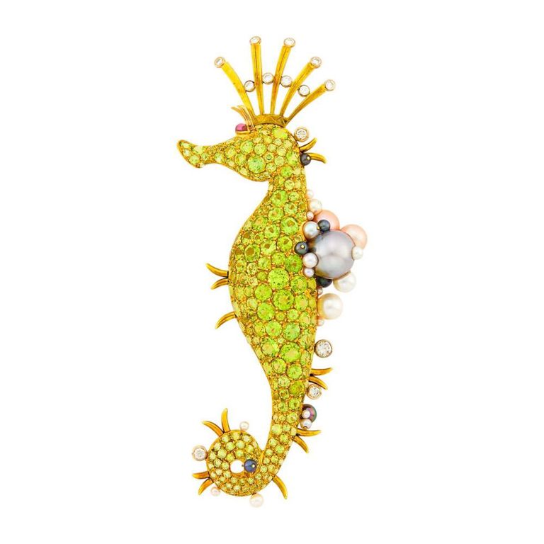 8k gold peridot pearl diamond seahorse brooch