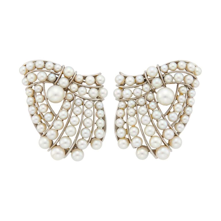 Platinum cultured pearl clips