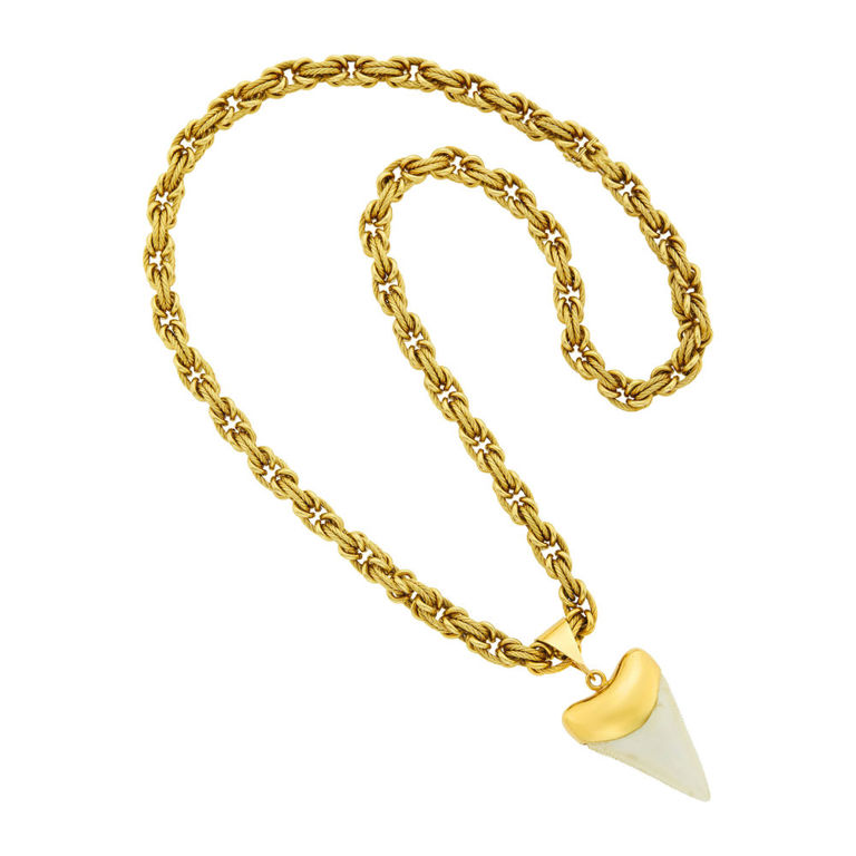 18k gold shark tooth pendant necklace
