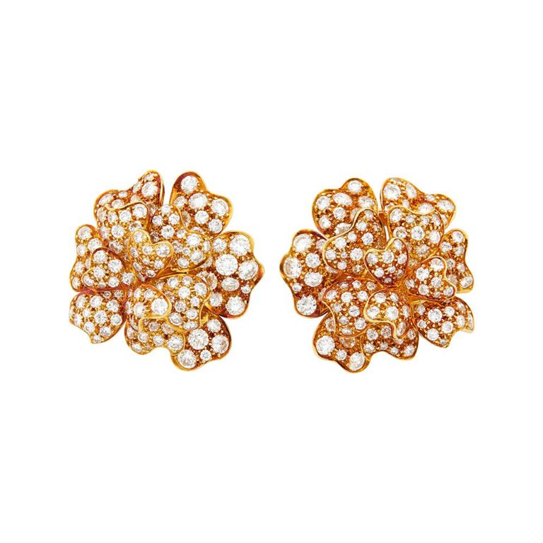 18k gold diamond flower earclips