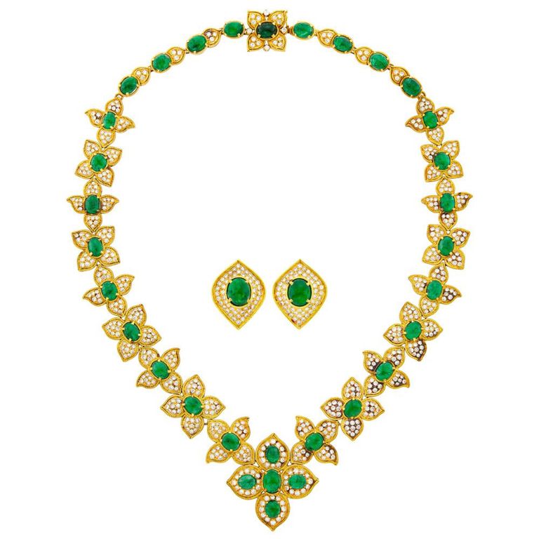 18k gold emerald and diamond flower necklace and earrings