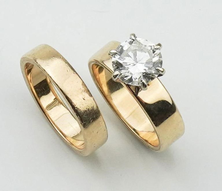 14k yellow gold diamond solitaire wedding set