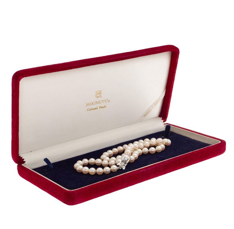 18k white gold pearl necklace