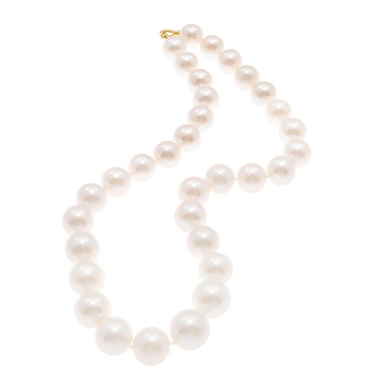 18k yellow gold pearl necklace