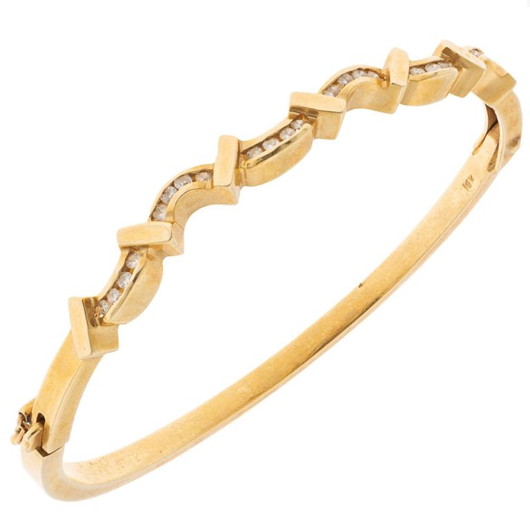 Diamond 14k yellow gold bangle bracelet
