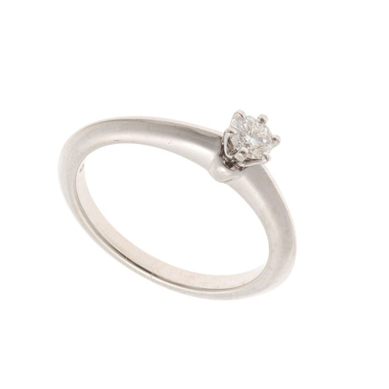 Platinum diamond ring