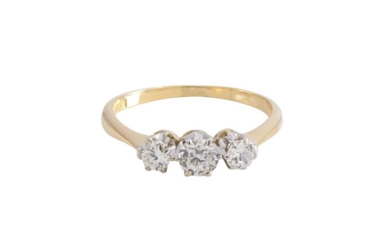 18k yellow gold three diamond ring