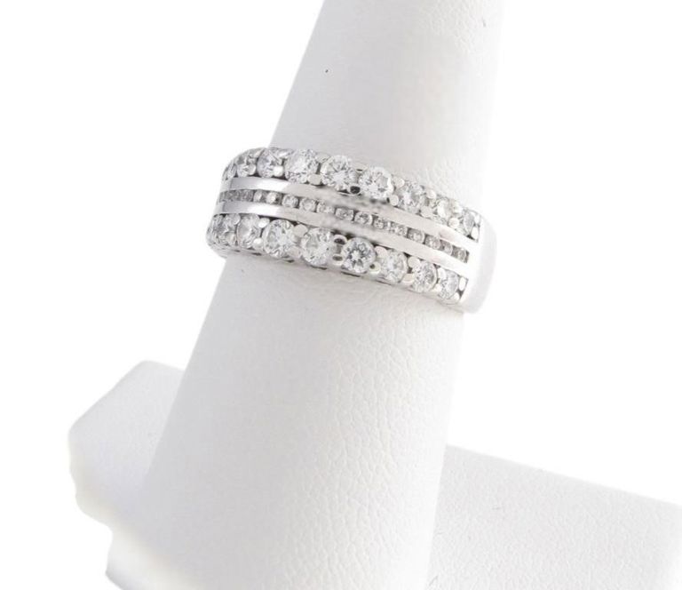 14k white gold diamond band ring