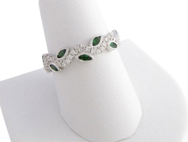 14k white gold tsavorite diamond band