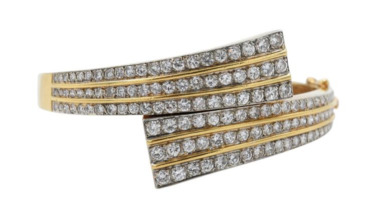 18k yellow gold diamond hinged bangle bracelet