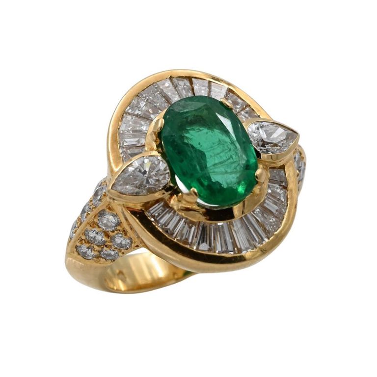 18k yellow gold emerald and diamond ring