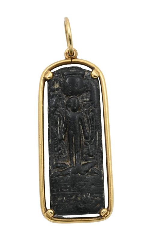 18k yellow gold amulet