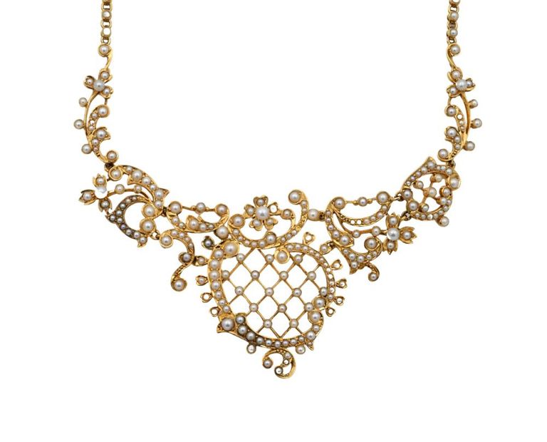 18k yellow gold pearl openwork necklace