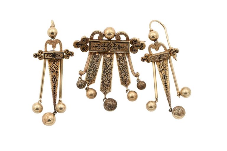 14k yellow gold and black enamel jewelry set