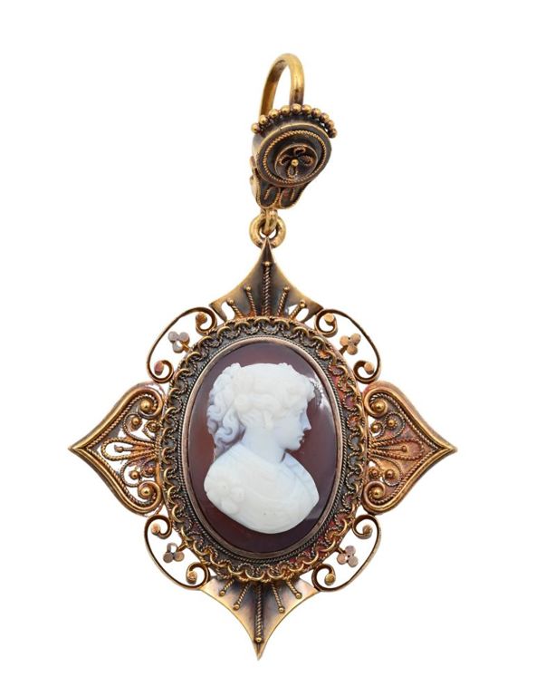 14k yellow gold stone cameo pendant