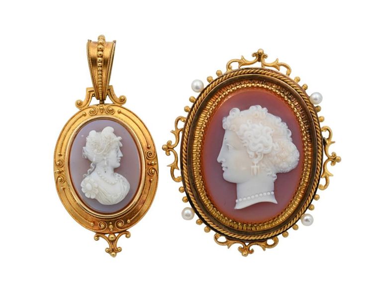 Two 18k yellow gold stone cameo brooches/pendants