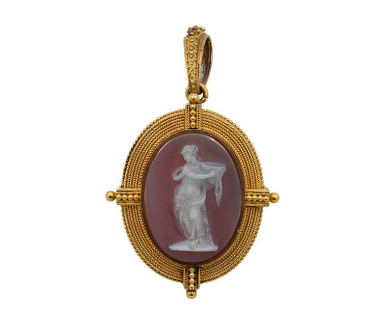 15k yellow gold stone cameo locket pendant