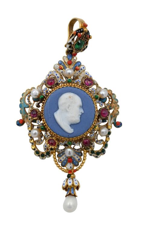 14k yellow gold enameled cameo pendant with gemstones