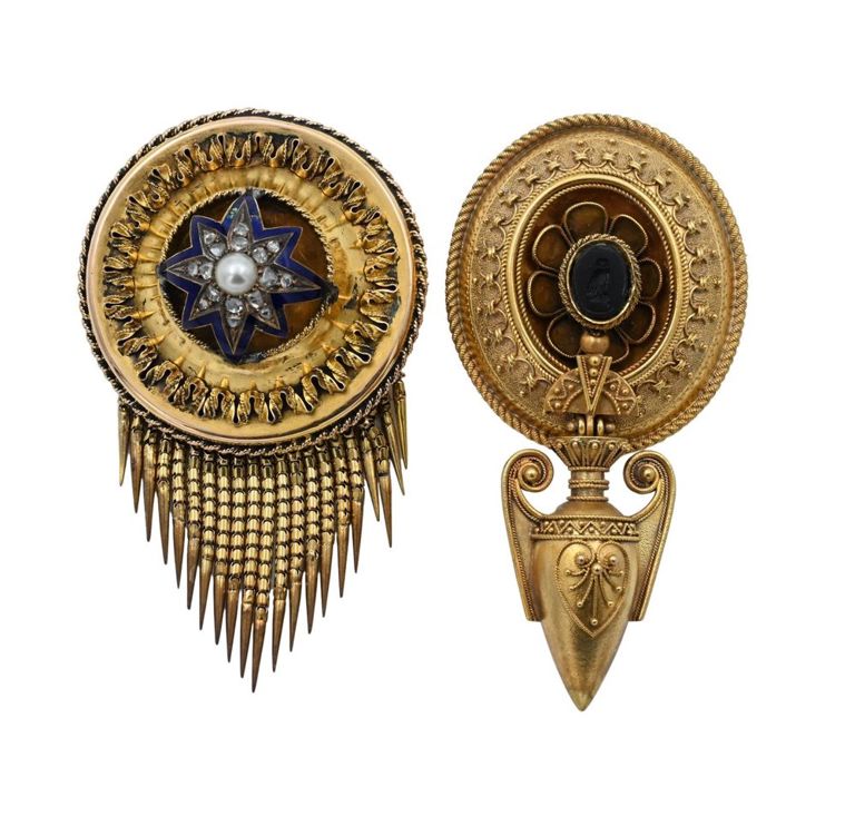 Two 14k gold brooches