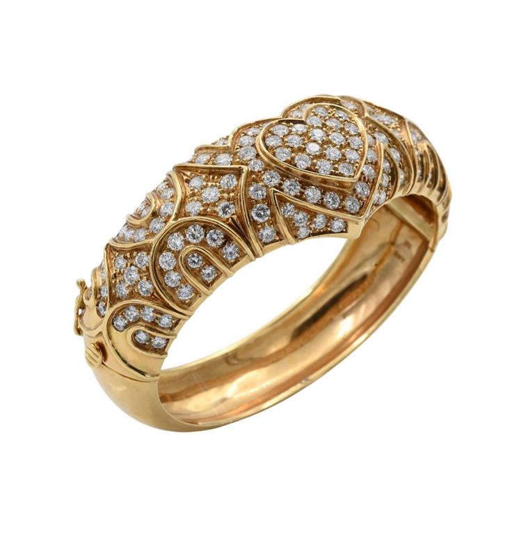 18k yellow gold diamond heart bangle bracelet