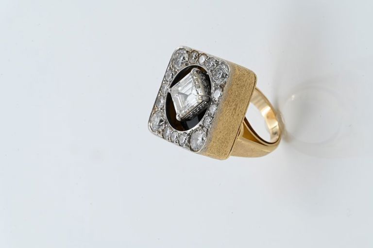Yellow and white gold diamond and onyx ring