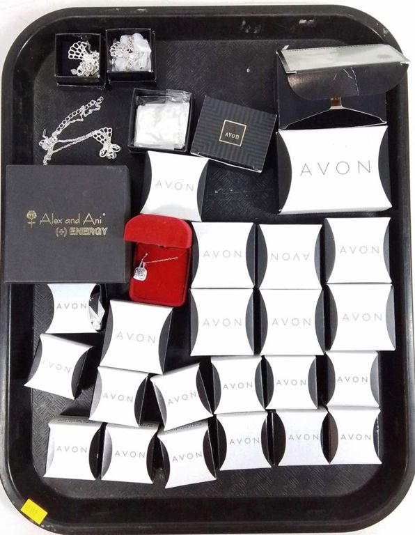 Assorted fashion jewelry