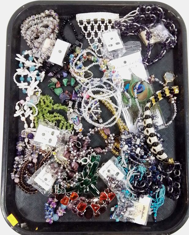 Assorted fashion minerals and glass jewelry