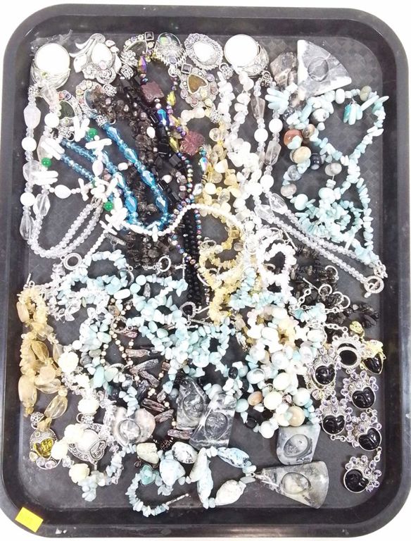 Assorted fashion minerals and glass jewelry